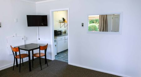 SEMI FURNISHED UNIT - Photo 3