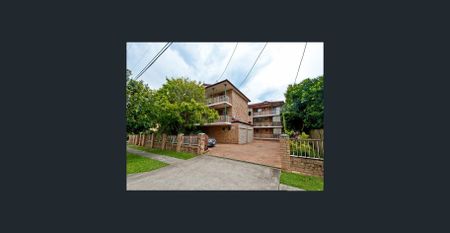 Private Unit in Great Balmoral Location - Photo 2