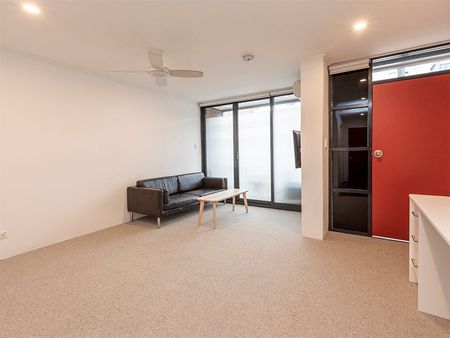 Studio Apartment in the Heart of Darlington - Photo 3