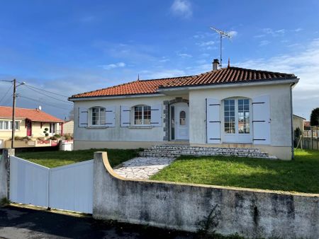 Location Maison 6 pièces 102m² LE MAY SUR EVRE 49122 - Photo 4