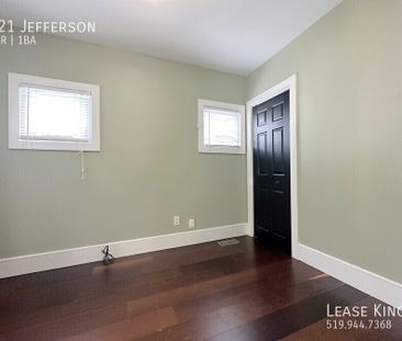 Renovated East End 2 Bed 1 Bath with Backyard Oasis - Photo 3