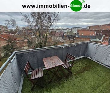 Sommer auf dem Balkon - 1,5-Raum-Wohnung im 3.OG mit Einbauküche ab... - Photo 4