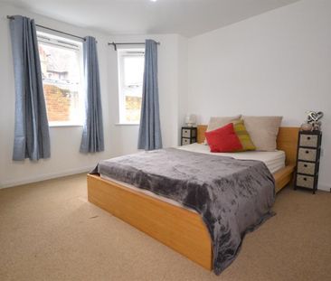 2 bedroom Flat To Let - Photo 6
