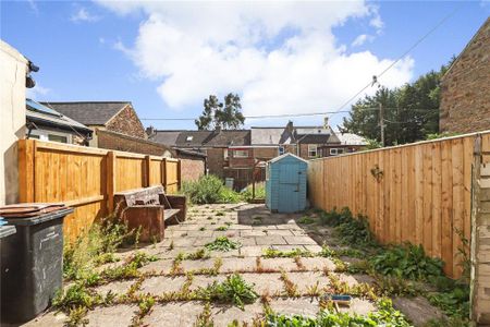 2 bedroom end of terrace house to rent - Photo 5