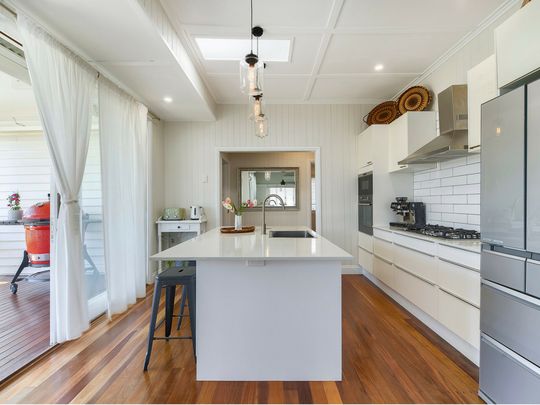 PRETTY AS A PICTURE & CLOSE TO SCHOOLS, SHOPS AND PARKS - Photo 1