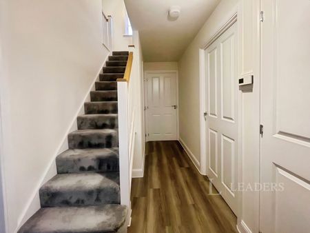 4 bedroom house to rent Goldenrod Close, Rugby, Warwickshire, CV22 - Photo 2