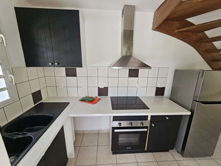 Location Appartement 3 pièces 62m² LA MONTAGNE 97417 - Photo 2