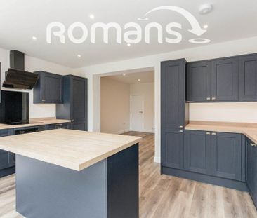 4 bedroom semi-detached house to rent - Photo 6