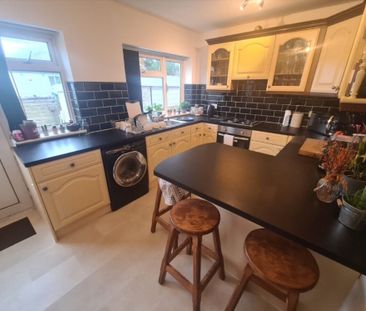 2 Bed - 43 Argie Avenue, Burley, Leeds - LS4 2QN - Student - Photo 4