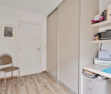 Ruim en luxueus appartement met 3 slaapkamers, groot terras en 2 ondergrondse parkings - Foto 1