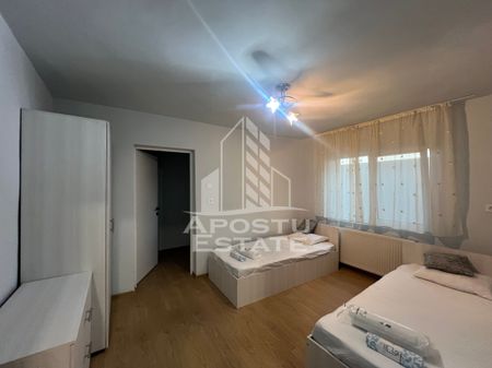 Inchiriez casa cu 2 apartamente ptr muncitori curte, zona Al. Ghirodei - Fotografie 3