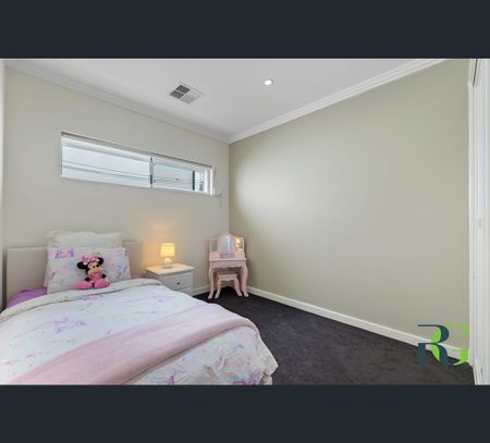 2 Nineham Avenue, Spearwood, WA 6163 - Photo 2