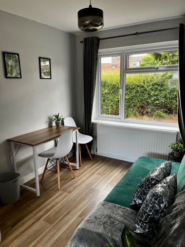 3 Bed End Terrace, Fulmead Road, RG30 - Photo 5