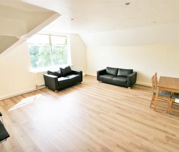2 Bed Flat, North Hill Road, LS6 - Photo 1