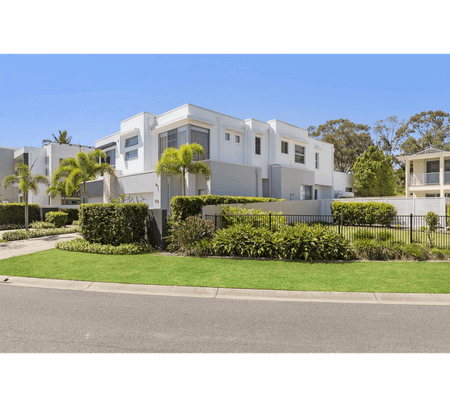 8011B Vista Drive, Benowa, Qld 4217 - Photo 2