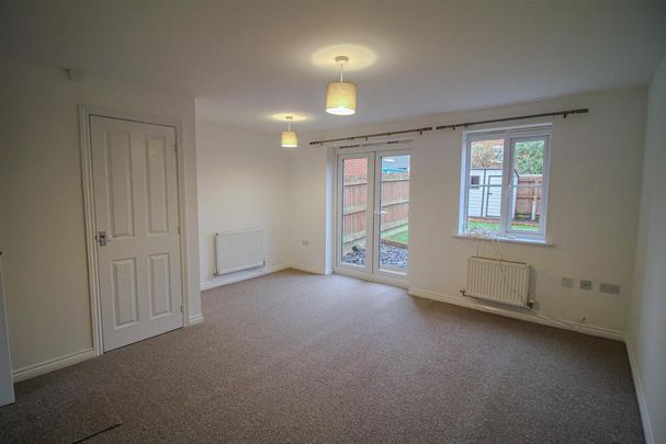 3 bedroom semi-detached house to rent - Photo 1