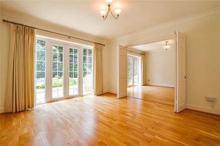 5 bedroom detached house to rent - Photo 2