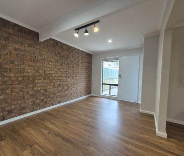Prime Woodville North Living: Fully Updated 3-Bed Townhouse - Photo 1