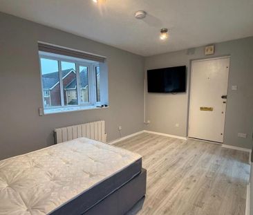 Studio to rent - Photo 5