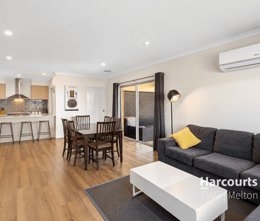 Modern Four-Bedroom Family Home Moments from the Beach in Torquay - Photo 2