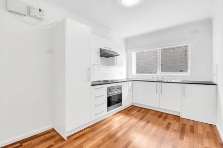 3/171 Edward Street, Brunswick VIC 3056 - Photo 4