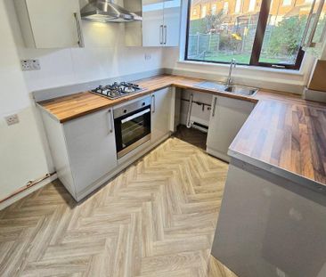 3 bedroom semi-detached house to rent - Photo 5