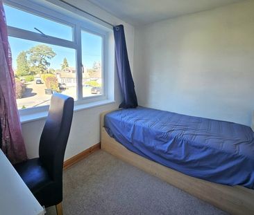 55 Church Road, West Byfleet - 3 bedrooms Property for lettings - S... - Photo 2