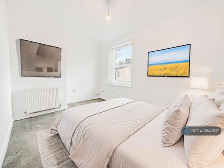 2 bedroom end of terrace house to rent - Photo 4