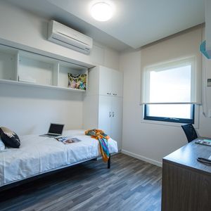 4-bedroom shared unit, Dripstone Road - Photo 2