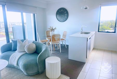 Come Home to Something Special at This Apartment. Unbeatable Location - Walk to Transport and Shops - Photo 5