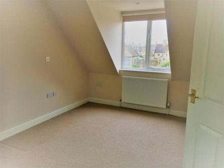 4 bedroom detached house to rent - Photo 3