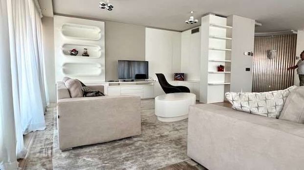 Prestigious newcomer 5.5 - Photo 1