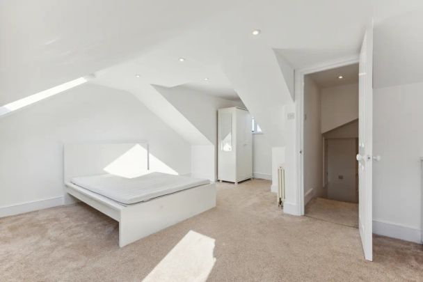 5 bedroom house in Clapham - Photo 1