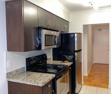 Ground level studio apartment near VGH Fairview Granville - Photo 1