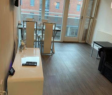 2 Bed Flat, Royal Quay, L3 - Photo 6