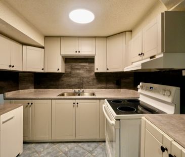 For Lease - 1627 Logandale Drive, Mississauga, Ontario - Photo 4