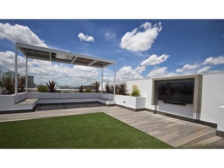 Modern Inner-City Apartment in Great Location! - Photo 3