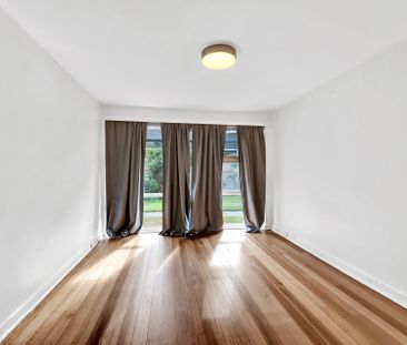 Bright, North-Facing Apartment in Prahran - Photo 5