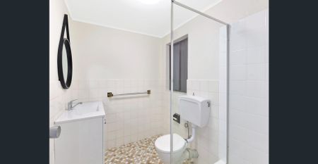 Low Maintenance Apartment - Photo 3