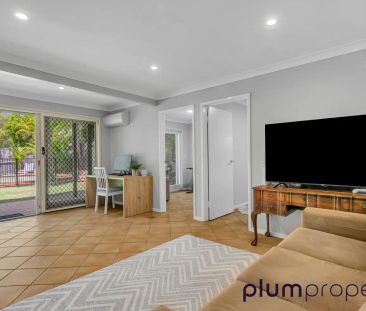 “Spacious Family Home with Sparkling Pool and Leafy Surrounds” - Photo 6