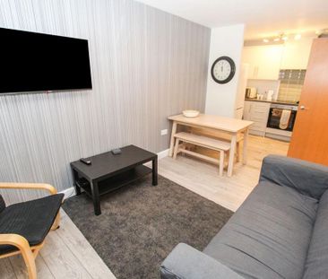 3 bedroom flat to rent - Photo 1