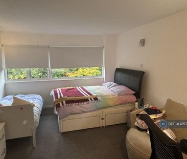 4 bedroom detached house to rent - Photo 4