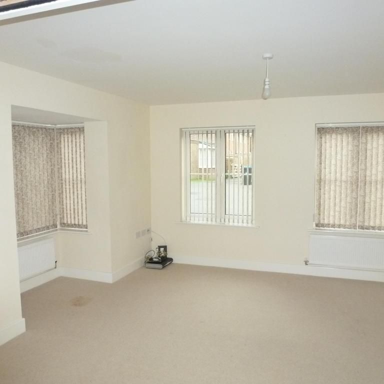 3 bedroom semi-detached house to rent - Photo 1