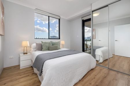 High level, tranquil rear of complex position with lush district views | 250m to Homebush Station - Photo 2