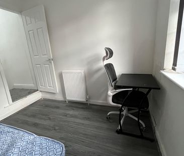 3 Bed Terraced House, Prior Street, L20 - Photo 5