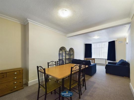 3 bedroom end of terrace house to rent - Photo 1