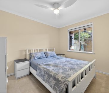 Stylish Furnished 3x2 Apartment with Resort-Style Facilities - Photo 5