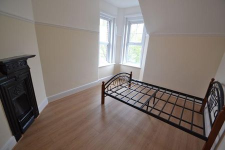 3 bedroom flat to rent - Photo 5