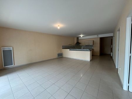 Location Appartement 3 pièces 72m² - Photo 2