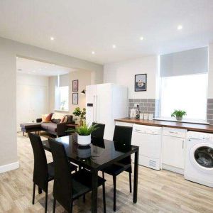 Liverpool Road Room 5 - Photo 2